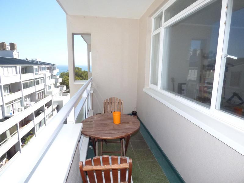 To Let 1 Bedroom Property for Rent in Sea Point Western Cape